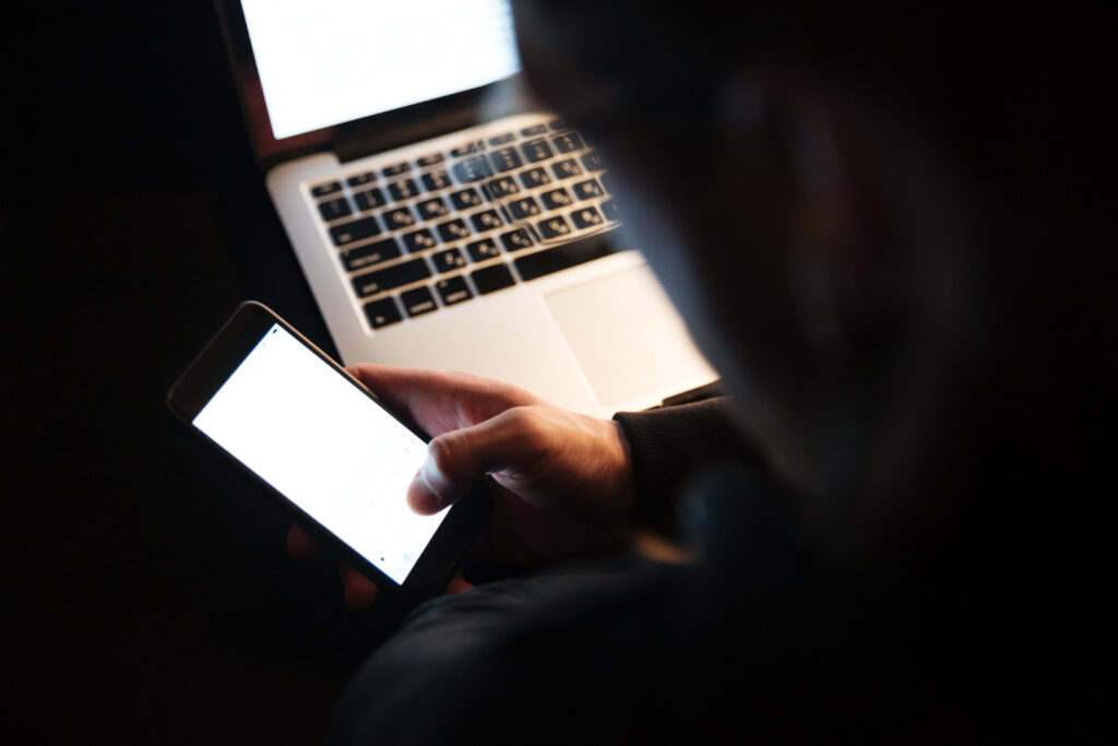 Sextorsión: qué es, si es delito y cómo actuar
