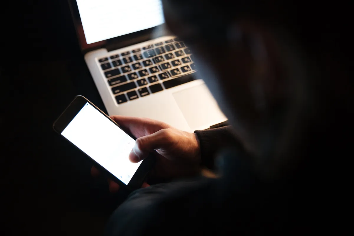 Sextorsión: qué es, si es delito y cómo actuar